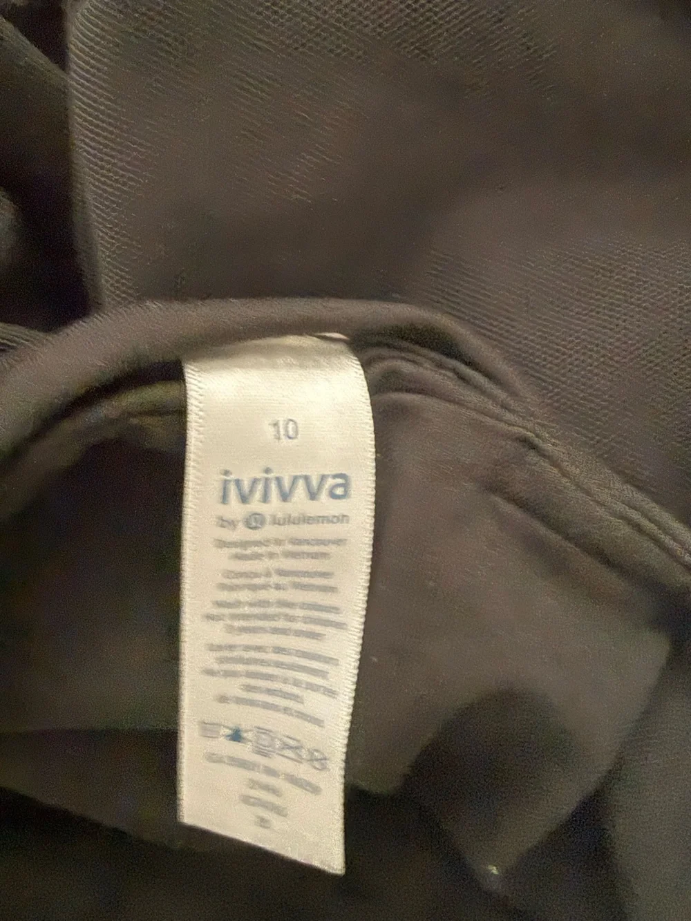 Iviva- Lululemon Tennis Skirt with Built-In Shorts. Like New. Size 10